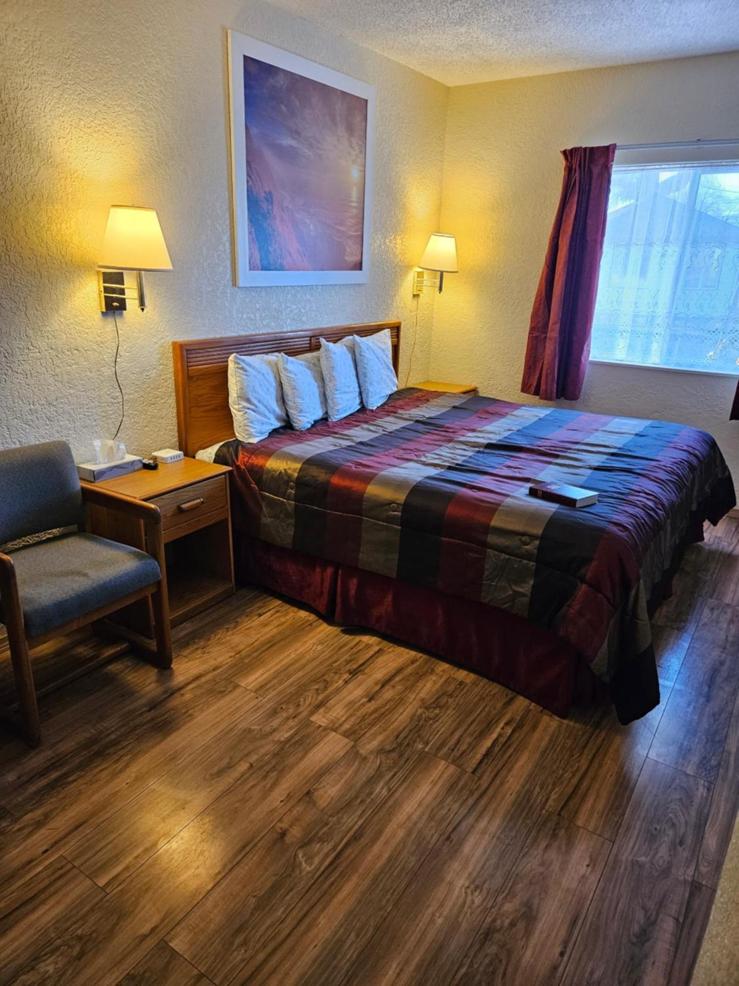 קנון סיטי Travel Inn Motel מראה חיצוני תמונה