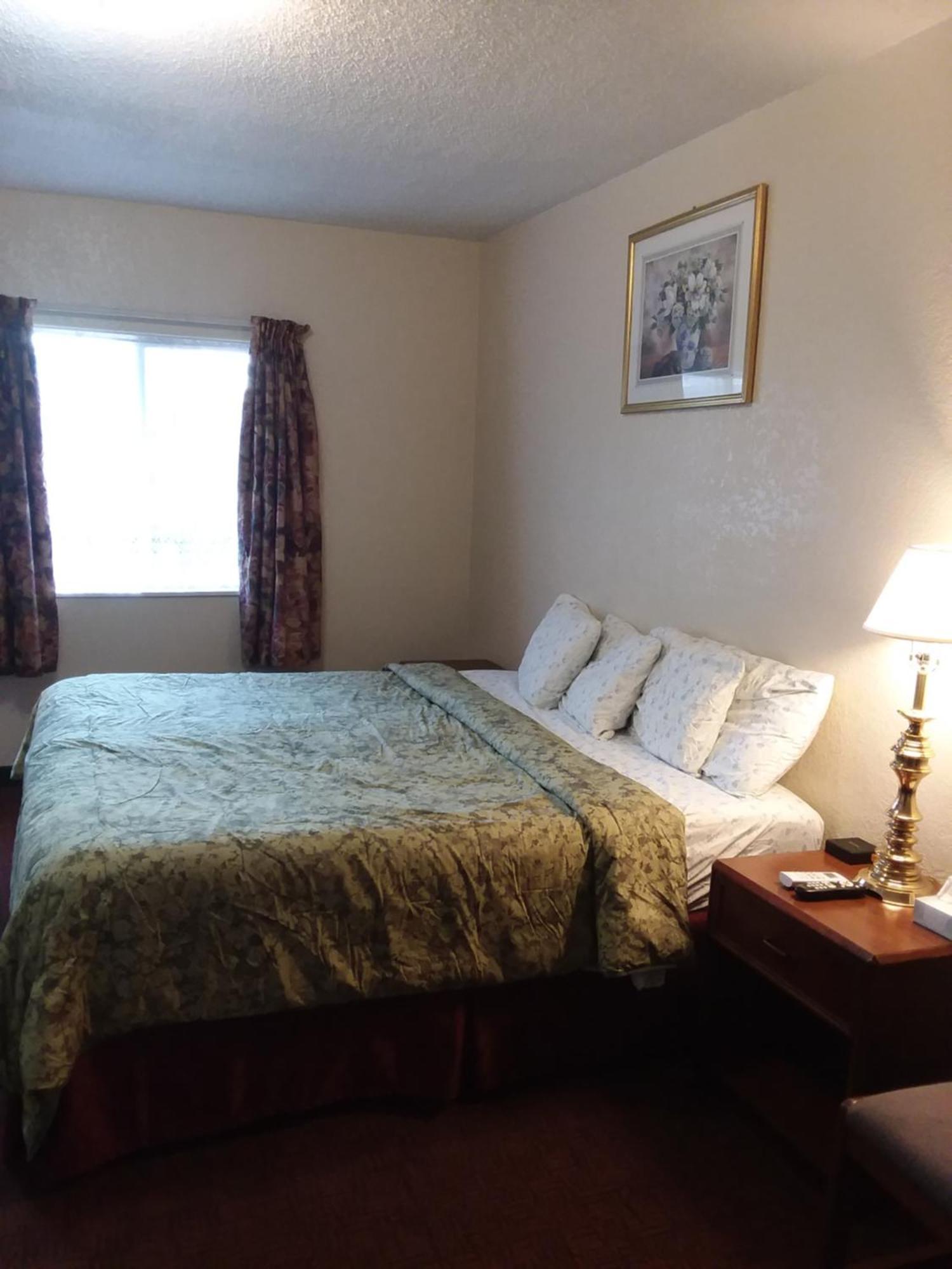 קנון סיטי Travel Inn Motel מראה חיצוני תמונה
