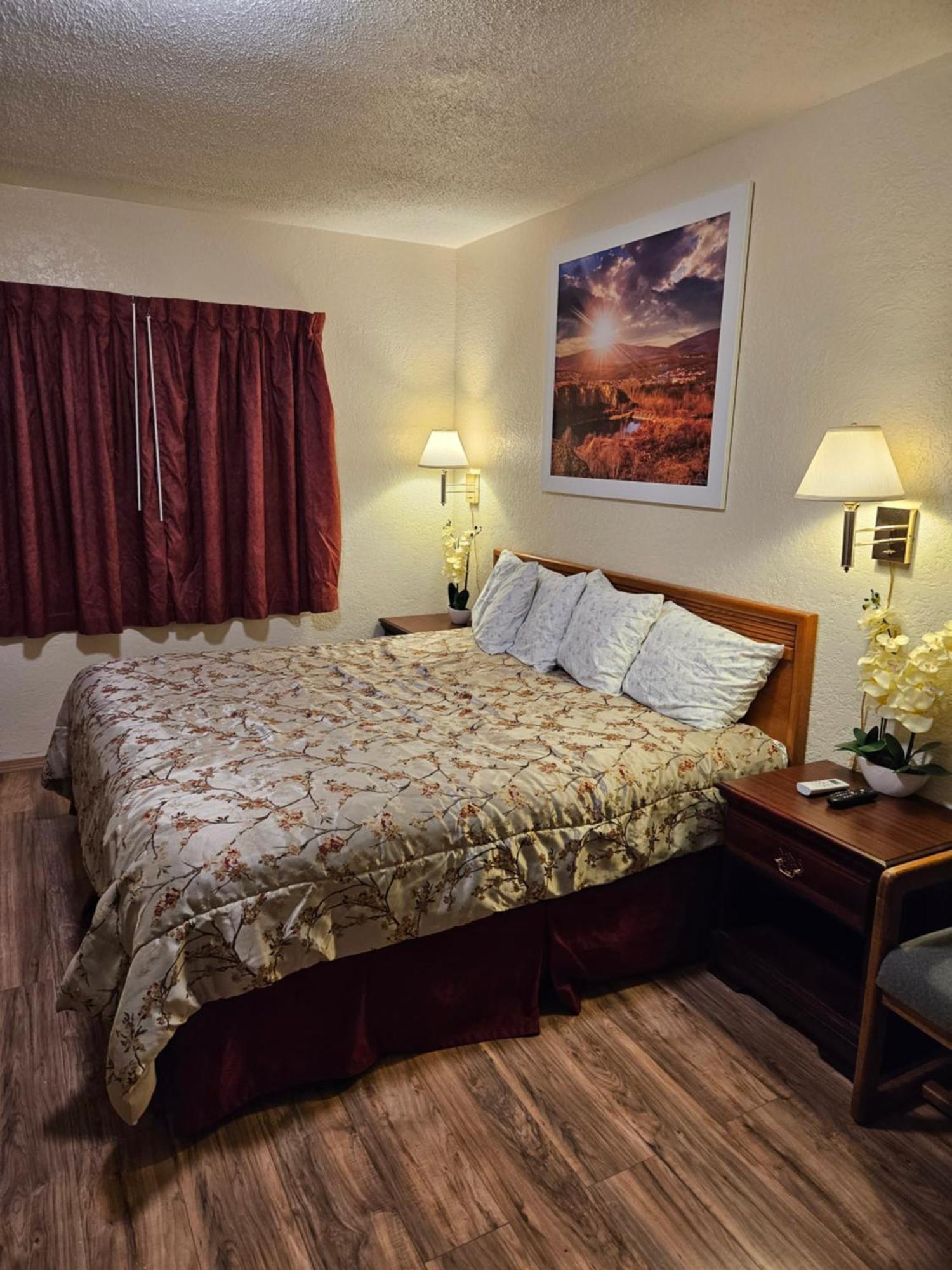 קנון סיטי Travel Inn Motel מראה חיצוני תמונה