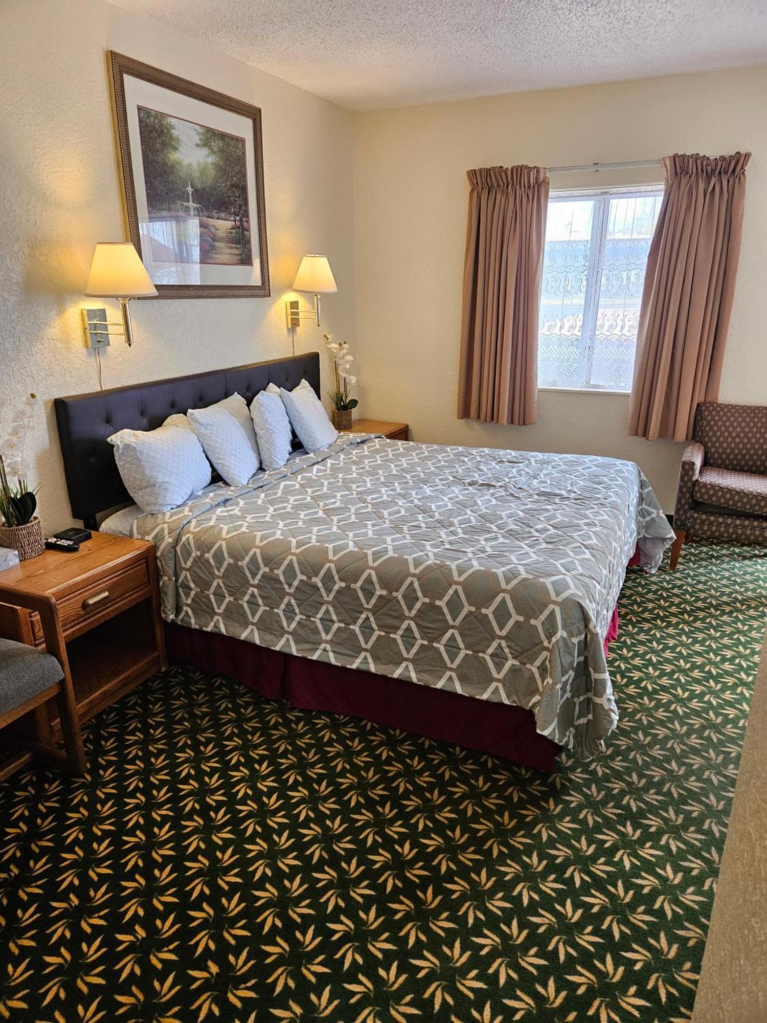 קנון סיטי Travel Inn Motel מראה חיצוני תמונה