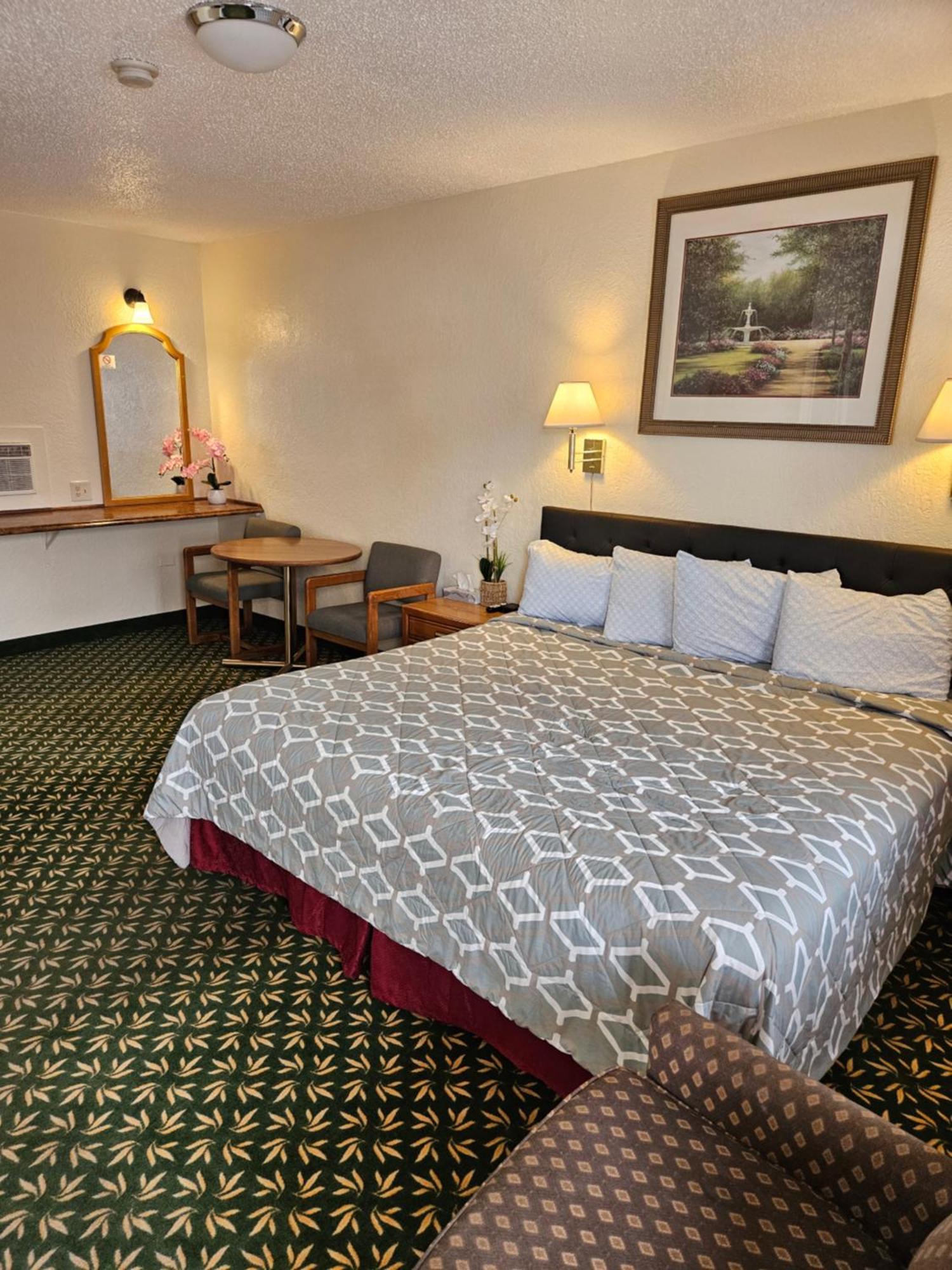 קנון סיטי Travel Inn Motel מראה חיצוני תמונה
