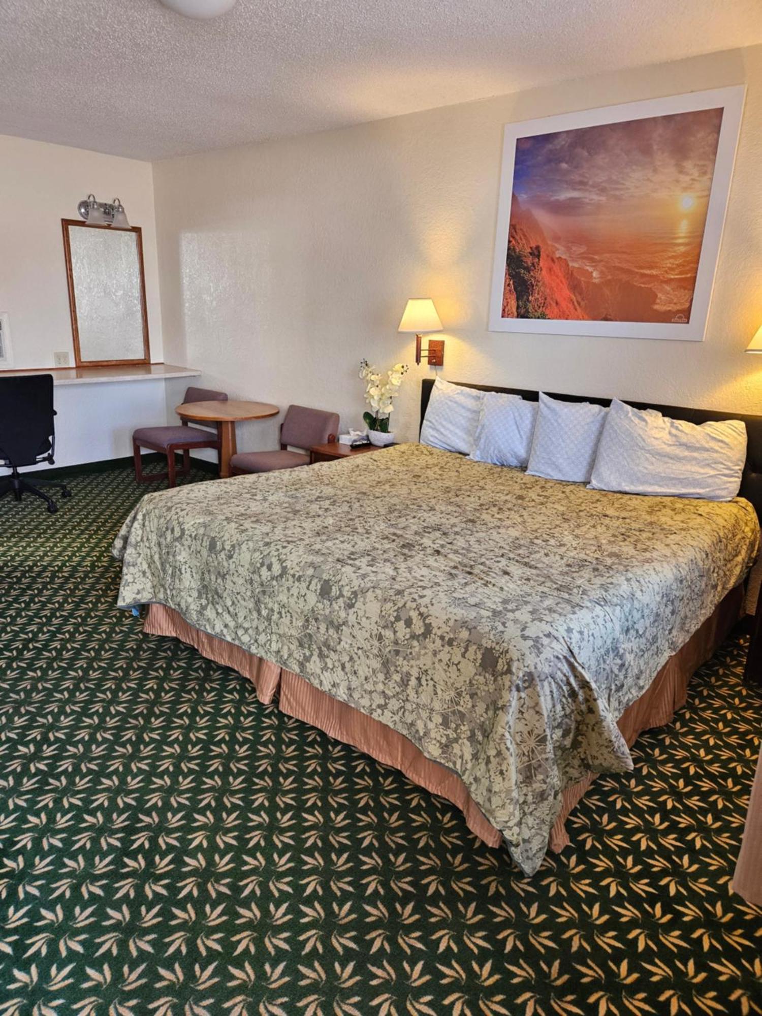 קנון סיטי Travel Inn Motel מראה חיצוני תמונה