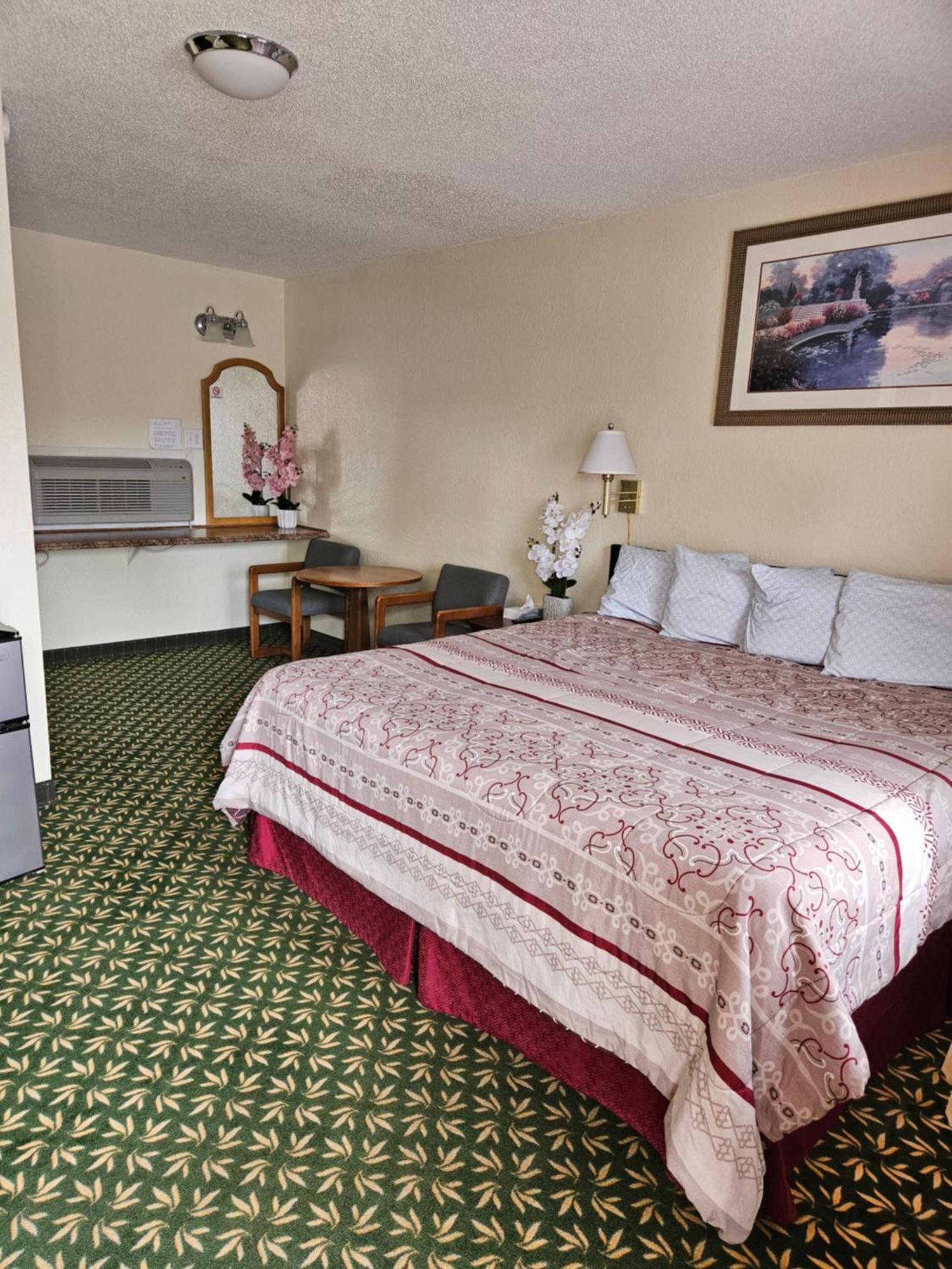 קנון סיטי Travel Inn Motel מראה חיצוני תמונה